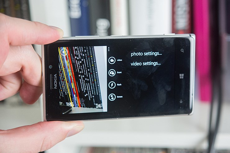 Nokia Lumia 925 (26).jpg